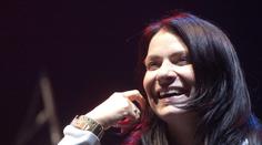Anna K. vyděsila fanoušky. Na koncert přijela na invalidním vozíku