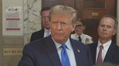 Trumpovi hrozí ztráta části jeho impéria. U soudu ze sebe udělal oběť