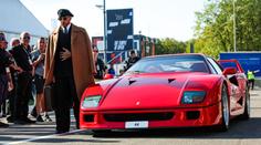 Hamilton přijel do Monzy jako král. Vytáhl vysněné Ferrari za miliony