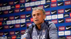 Špatné zprávy. Trenér PSG musel na akutní operaci