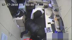 Lupiči přepadli fastfood, svázali ženu a vybrali trezor. Poznáte je?