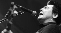 Zemřel Petr Hošek, frontman legendární punkové kapely Plexis. Bylo mu 55 let