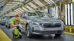 Škoda září a hlásí nejlepší čtvrtletí v historii. Z Porsche se stává její chudý příbuzný