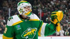 Fleury jako čtvrtý brankář NHL odchytal tisíc zápasů. Zbylí tři mu gratulovali