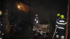 V ohořelé stodole našli mrtvolu! Máma tří dětí skončila v nemocnici