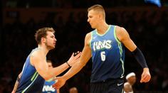 Dallas konečně zabral, v bitvě favoritů uspěli 76ers. Clippers dál vítězní