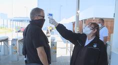 Učitelé či policisté. Vláda uvažuje o pravidelných testech na covid-19!