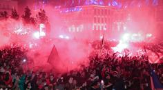 VIDEO: Divoké oslavy fanoušků Lille v ulicích. Zásah policie a další zranění