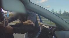 Agresorovi z D6 hrozí tři roky vězení. Už nikdy by neměl řídit, tvrdí experti