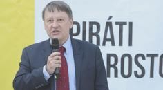 Integrace a úpravy učebních plánů. Nového ministra školství čeká ostrý start