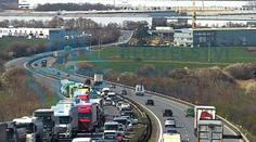 Hromadná nehoda na D8. Dálnice na Prahu stála tři hodiny