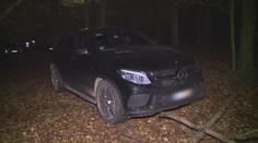 Muž chtěl přes hranice převézt kradené auto. Zabránili mu v tom ale policisté