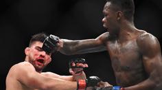 Rok 2019 v kleci. UFC zápasníci předvedli divákům pořádnou řežbu