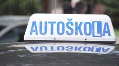 Nové otázky v autoškole: Zkuste si, co musí zvládnout nejen řidiči kamionů