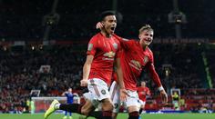 United zvládli penaltové drama, postup Liverpoolu zajistil kapitán