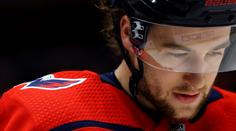 Hokejista Capitals pourážel na Instagramu své okolí, hrozí mu trest