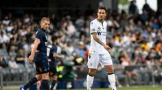 Borec na konec: Fotbalista v Austrálii překvapil gólem skoro z půlky!