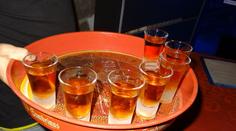 Hospodský ve Vsetíne přelíval pančovaný alkohol z neokolkovaných lahví