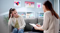 Polovina dětských psychiatrů bude brzy v důchodu. Dětí s problémy ale přibývá