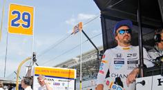 Alonso ukázal v Indianapolisu drápky: Ve 3. tréninku byl ČTVRTÝ