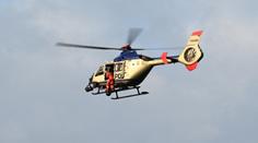 V Sasku se zřítila helikoptéra do řeky. Dva vojáky našli mrtvé, třetího hledají