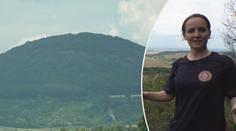Na Říp by měl vystoupat každý Čech. Takhle šlapala inspektorka TV Nova