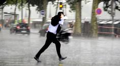 Část Česka zasáhnou bouřky a vydatné lijáky. Meteorologové vydali výstrahu