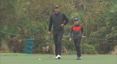 Ovečkin vzal syna poprvé na brusle, Woods šel s tím svým na golf