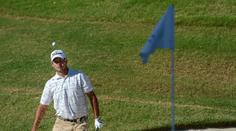 Vetřelec na greenu. Neuvěříte, kdo narušil golfistovi trénink!