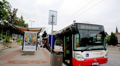 Útok v autobuse: Nezletilého hocha obvinili z pokusu o vraždu