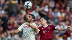 Sparta na Letné padla 0:2. Rozlícené fanoušky musel uklidňovat Lafata