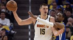 Skvělý Jokič. V NBA už potřetí za sebou zaznamenal triple double