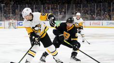 Pittsburgh smázl třígólové vedení Bostonu. Trefil se Pastrňák i Simon