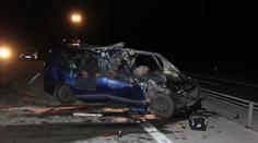 Renault se u Vyškova napasoval pod kamion, tři mrtví