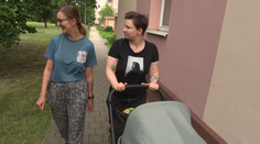 Karolína s Lucií vychovávají malou holčičku. Rády bychom se vzaly, vzkazují