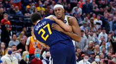 Hráči NBA se poprali přímo na palubovce. Dostali tučné pokuty