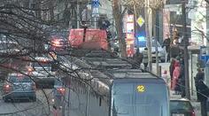 Najedu autem do lidí, chci se zabít, měl hrozit muž. Dopadli ho policisté