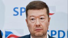 Šéf SPD se omluvil europoslancům. Je to lhář, prohlásil Zdechovský