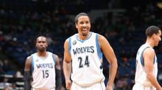 Je jako Jágr: Veterán NBA slaví 40 let, umí i koše přes celé hřiště!