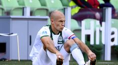 Smolná premiéra! Záložník Robben se v prvním ligovém utkání zranil