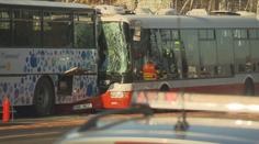 Řidič autobusu ohrozil 20 dětí. Po dvou letech ho obvinili