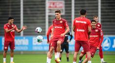 Schick si v Leverkusenu poprvé zatrénoval, přestupu pomohl i Kadlec