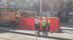 Popelářské auto srazilo v Praze chodce, muž na místě zemřel