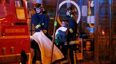 Po útoku oživoval raněného. Pak si všiml, že má na těle bombu