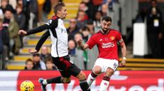United odmítli další blamáž, Fulham porazili gólem v závěru. Arsenal klopýtl