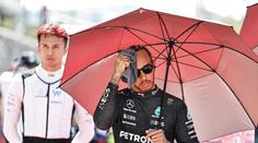 Nejbolestivější závod, stěžoval si Hamilton. Hvězdu F1 trápí záda