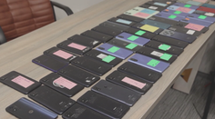 Policie odhalila gang falešných bankéřů. Desítky Čechů obrali o miliony