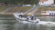 Jihočeští hasiči a policisté zasahovali u nezvyklé nehody na řece Otavě