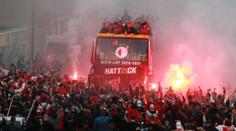 Slavia oslavila titul v autobuse, na Václaváku ji vítaly desítky fanoušků