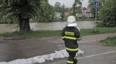 Hladiny řek v Česku rychle stoupají, meteorologové varují před povodněmi!